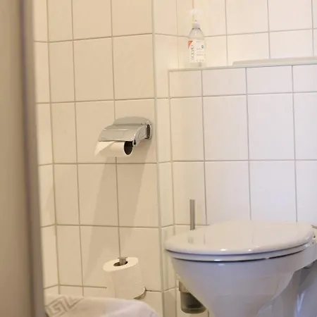 Sachsenallee 3*