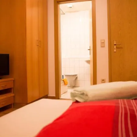 Sachsenallee Guest house