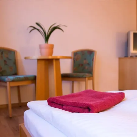 Sachsenallee Guest house 3*